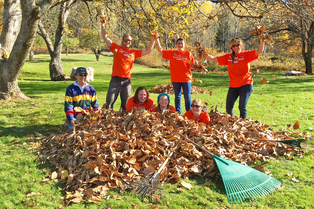 Nelson-and-Distict-Hospice-WorkAThon-Fundraiser-Fall-Leaf-Cleanup